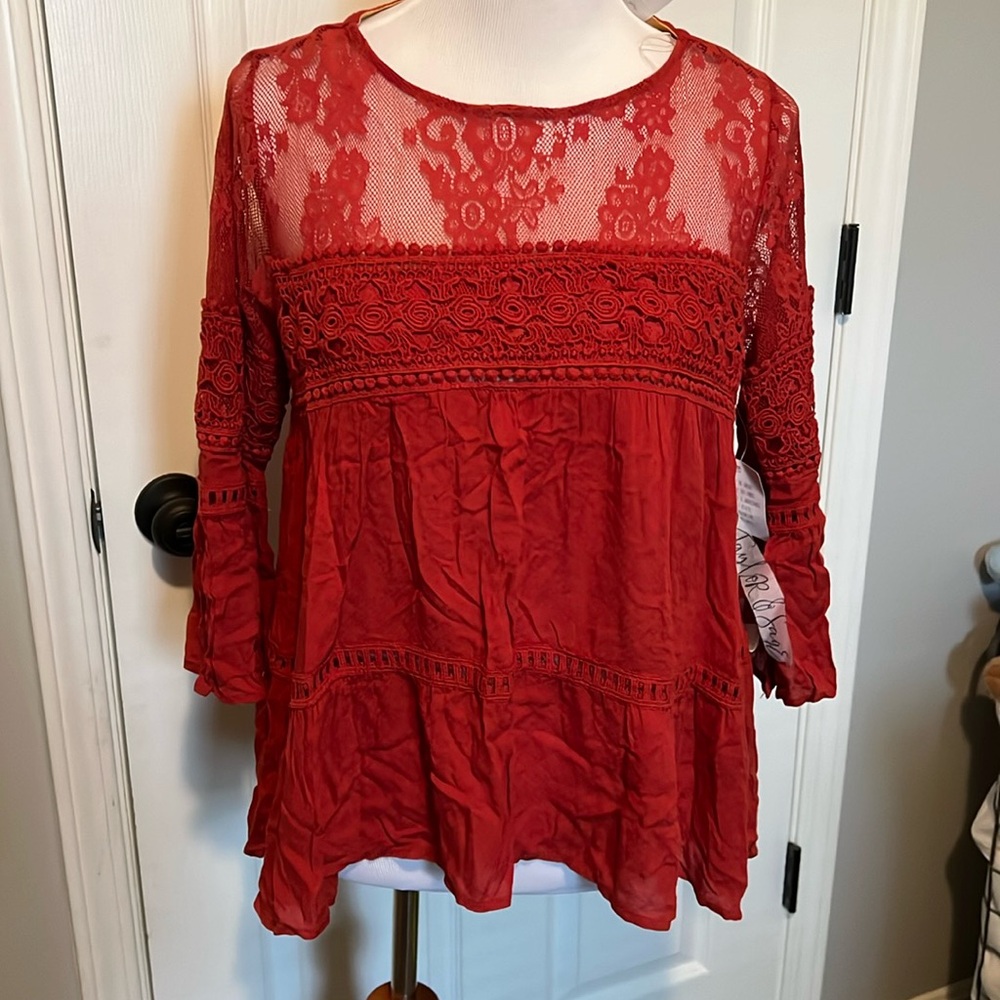 Dry Goods Taylor & Sage top